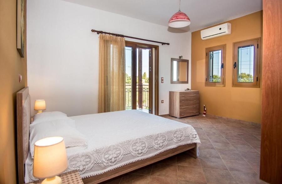 Villa Irida Afrato Exteriér fotografie