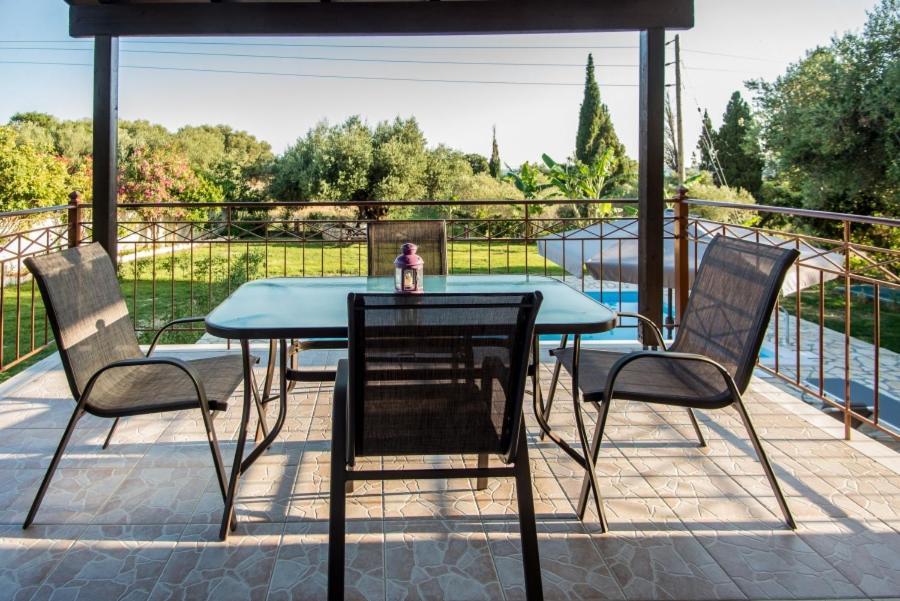Villa Irida Afrato Exteriér fotografie