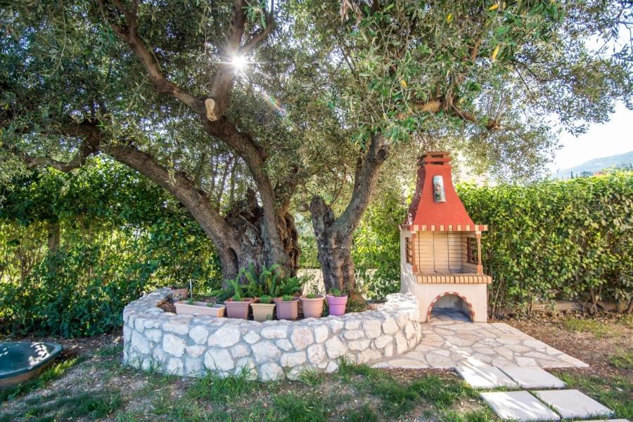 Villa Irida Afrato Exteriér fotografie